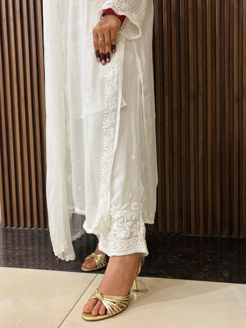 Nooré White Handcrafted Pearl & Cutdana embellished Chikankari Kurta & Suit Set