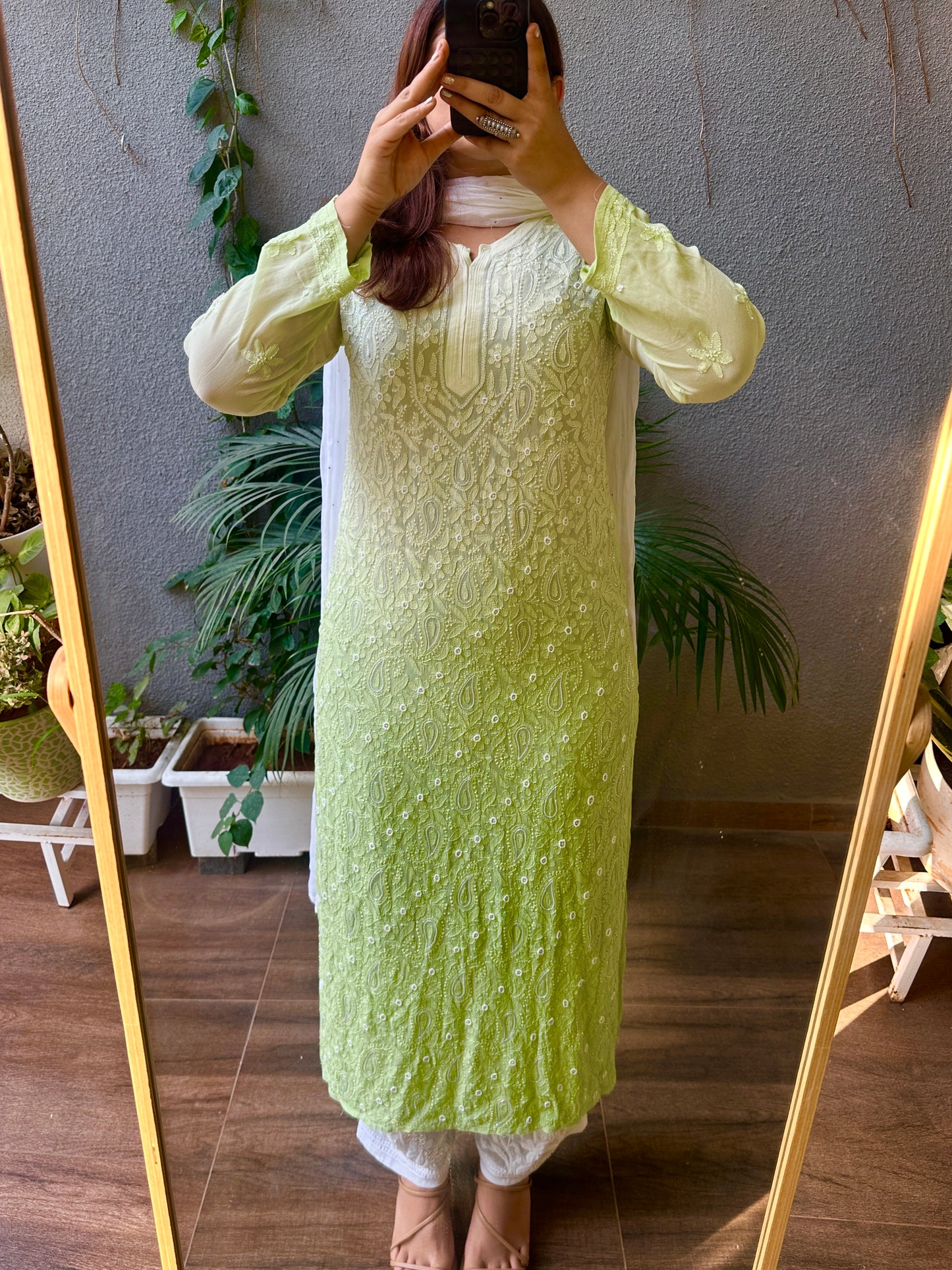 Viral Pearl & Cutdana Chikankari Kurti